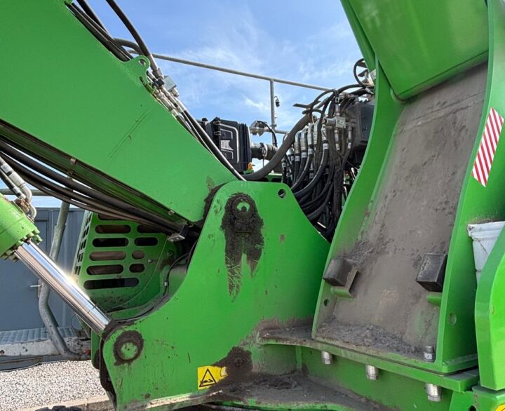 Sennebogen 821E - Material Handlers