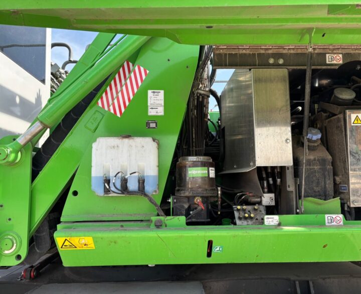Sennebogen 821E - Material Handlers