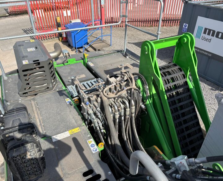 Sennebogen 821E - Material Handlers