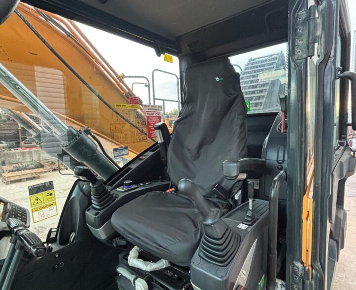 Hyundai HX140LCD High Rise Cab - Crawler Excavators