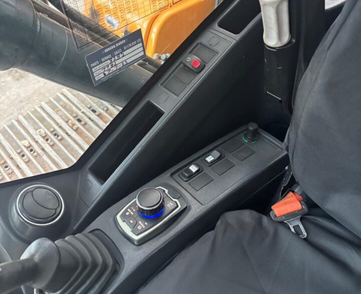 Hyundai HX140LCD High Rise Cab - Crawler Excavators