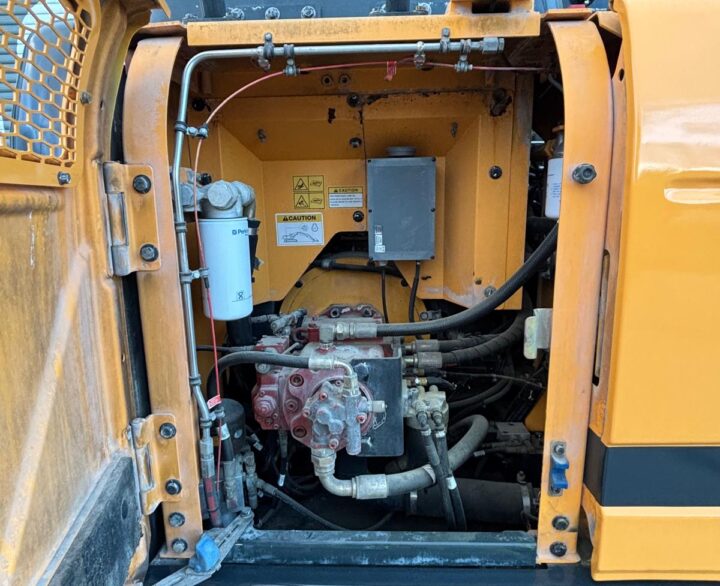 Hyundai HX140LCD High Rise Cab - Crawler Excavators