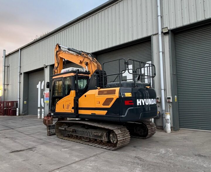 Hyundai HX140LCD High Rise Cab - Crawler Excavators