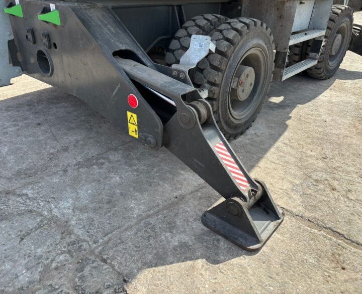 Sennebogen 821E - Material Handlers