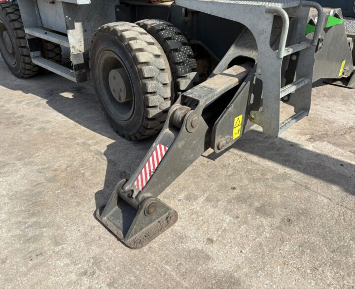 Sennebogen 821E - Material Handlers