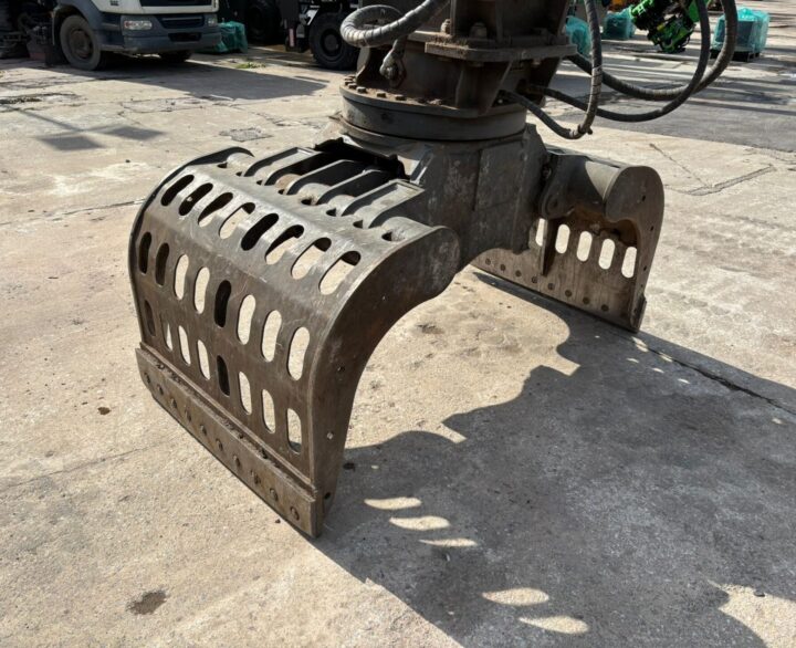 Sennebogen 821E - Material Handlers