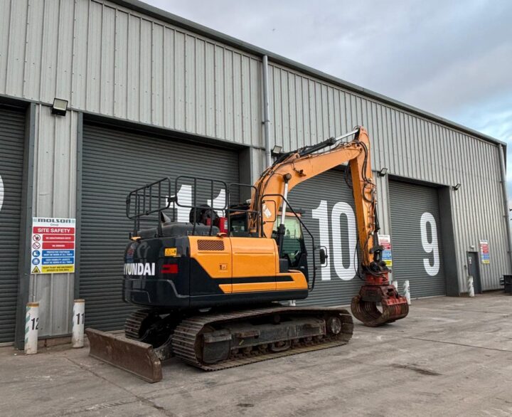 Hyundai HX140LCD High Rise Cab - Crawler Excavators