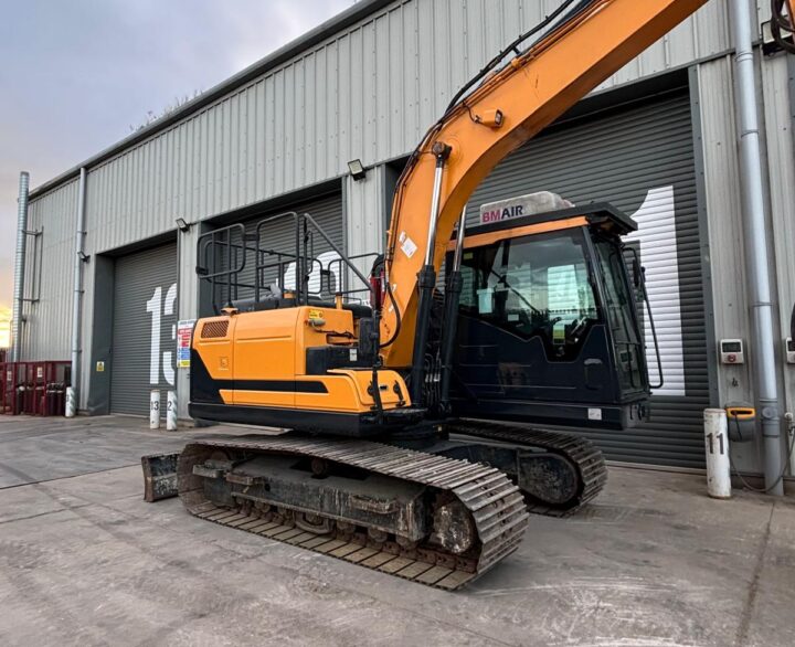 Hyundai HX140LCD High Rise Cab - Crawler Excavators