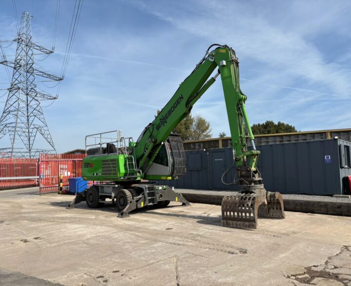 Sennebogen 821E - Material Handlers