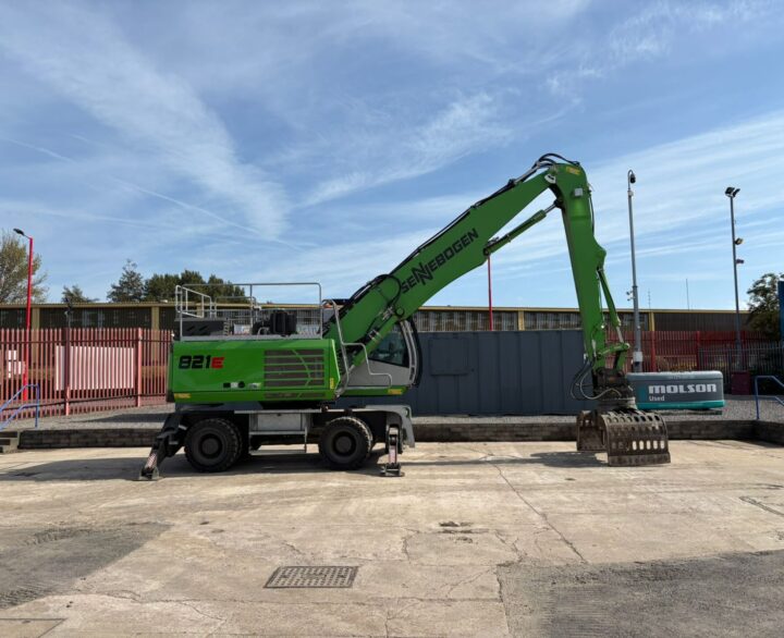 Sennebogen 821E - Material Handlers