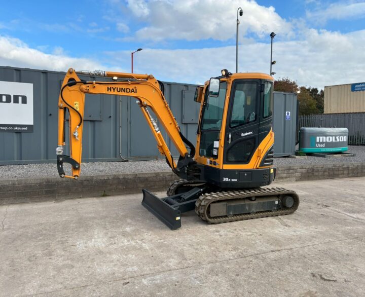 Hyundai R30Z-9AK