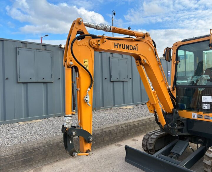 Hyundai R30Z-9AK - Mini Excavators