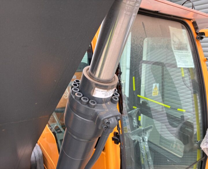 Hyundai HX145ALCR - Crawler Excavators