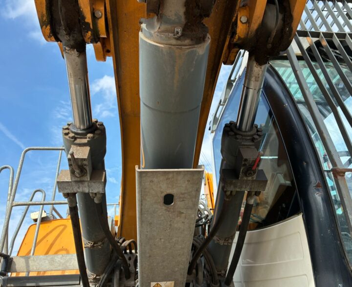 Liebherr LH40M - Material Handlers