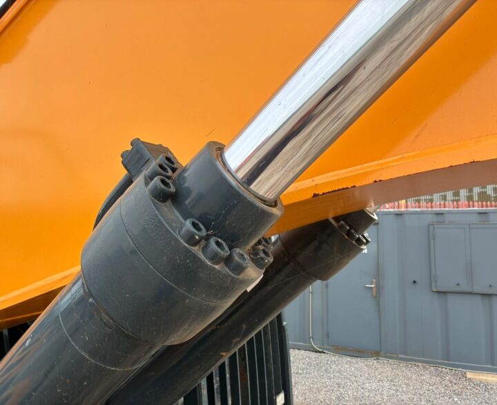 Hyundai HX380 - Crawler Excavators