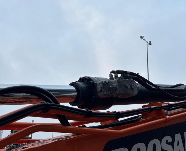 Doosan DX140LCR - Crawler Excavators