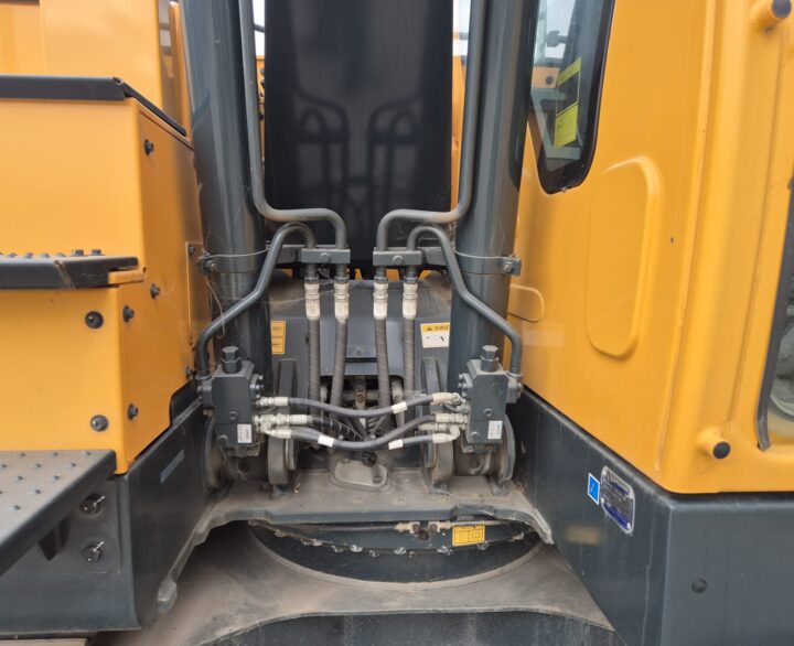 Hyundai HX130ALCR - Crawler Excavators