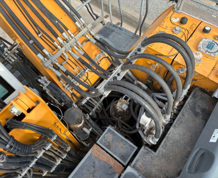 Liebherr LH40M - Material Handlers