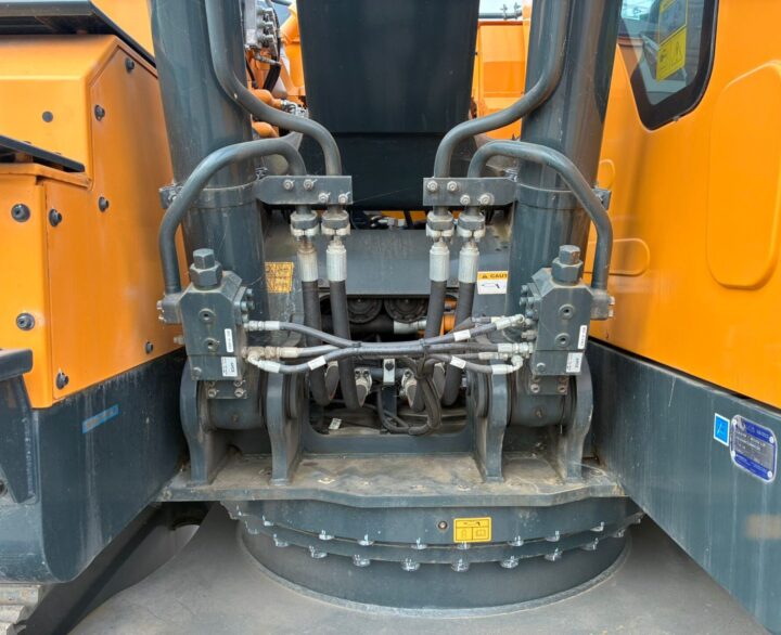 Hyundai HX235ALCR - Crawler Excavators