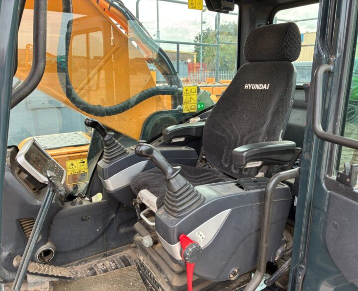 Hyundai HX380 - Crawler Excavators