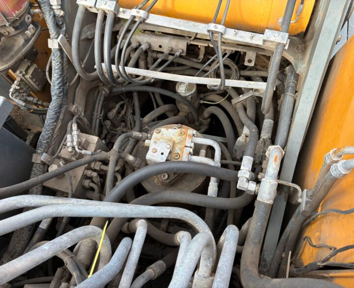 Liebherr LH40M - Material Handlers