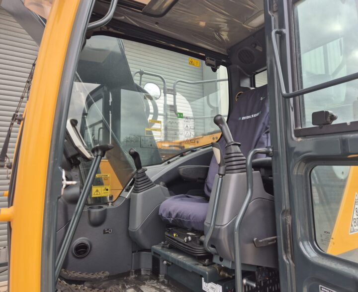 Hyundai HX130ALCR - Crawler Excavators