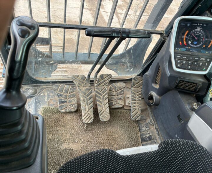 Hyundai HX380 - Crawler Excavators