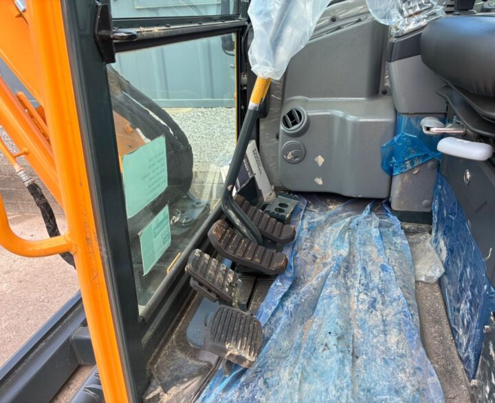 Hyundai R30Z-9AK - Mini Excavators