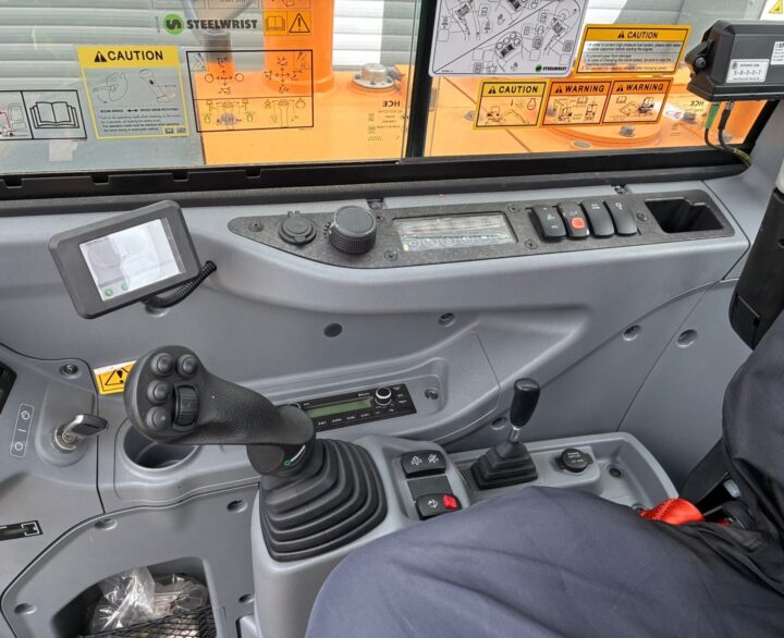 Hyundai HW65AH Ex Demo - Wheeled Excavators