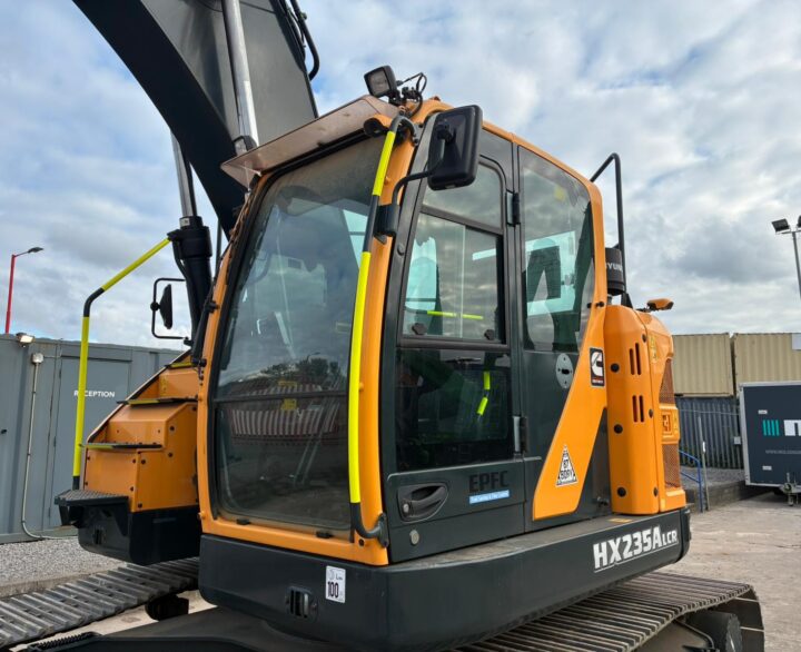 Hyundai HX235ALCR - Crawler Excavators