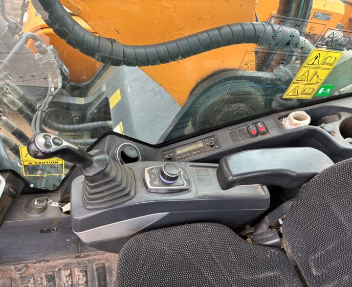 Hyundai HX380 - Crawler Excavators