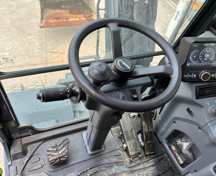 Hyundai HW65AH Ex Demo - Wheeled Excavators