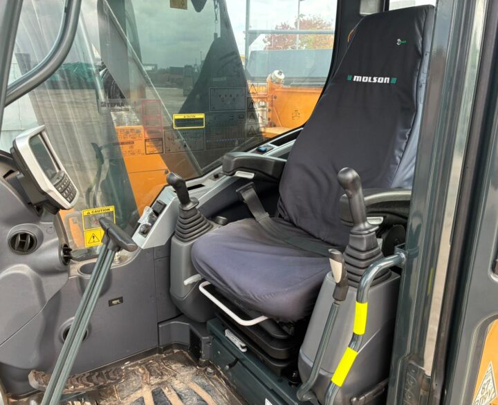 Hyundai HX235ALCR - Crawler Excavators
