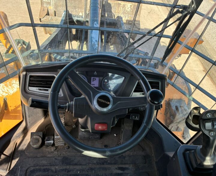 Hyundai HL955AXT - Used Wheel Loaders