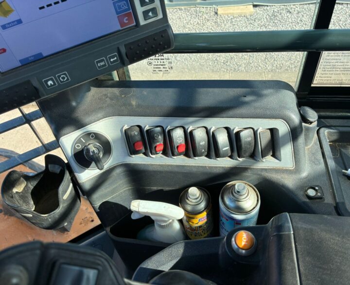Hyundai HL955AXT - Used Wheel Loaders