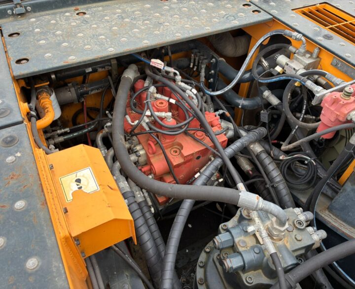 Hyundai HX380 - Crawler Excavators