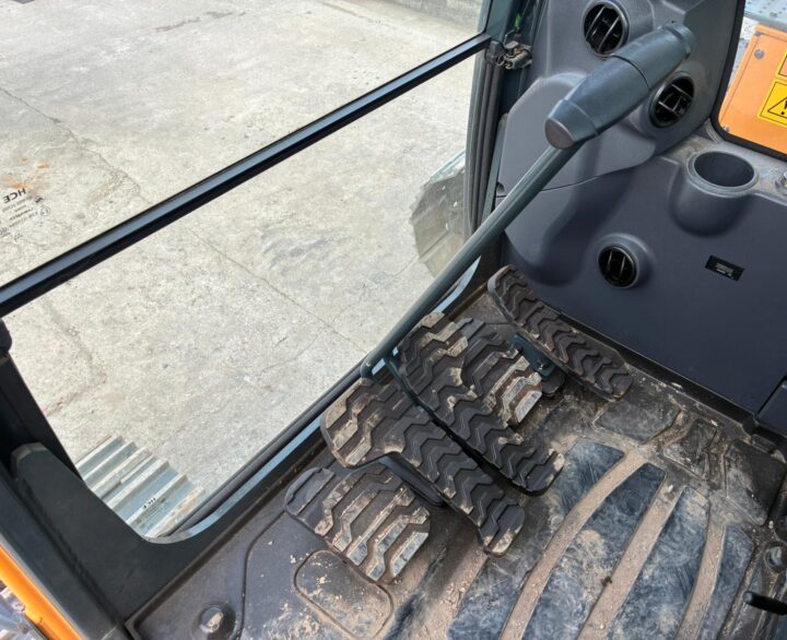 Hyundai HX235ALCR - Crawler Excavators