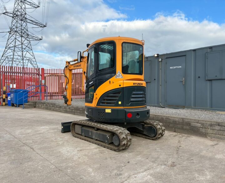Hyundai R30Z-9AK - Mini Excavators