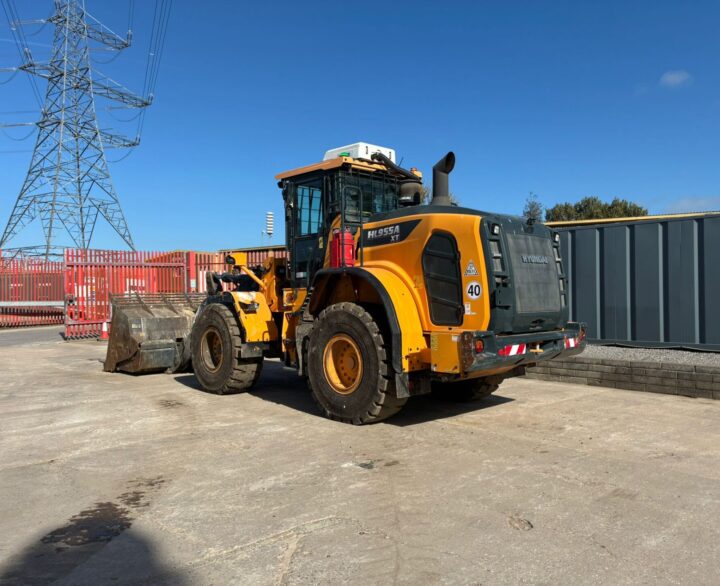 Hyundai HL955AXT - Used Wheel Loaders