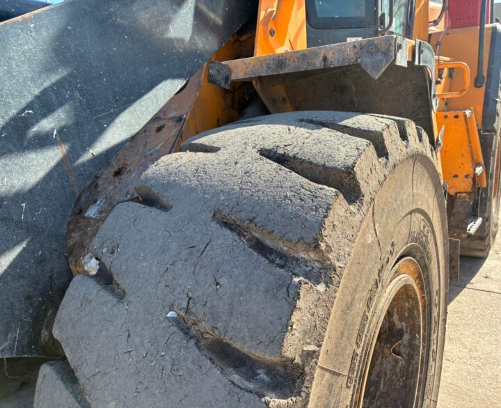 Hyundai HL955AXT - Used Wheel Loaders