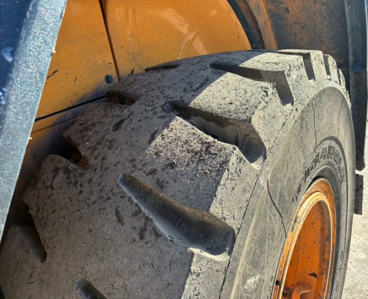Hyundai HL955AXT - Used Wheel Loaders