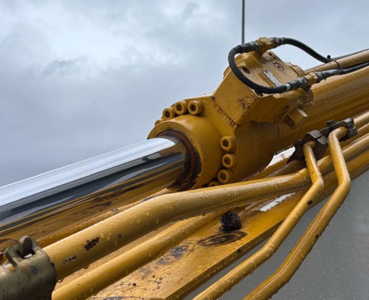 Kobelco SK210LC-10E - Crawler Excavators