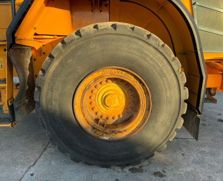 Hyundai HL960HDXT - Used Wheel Loaders