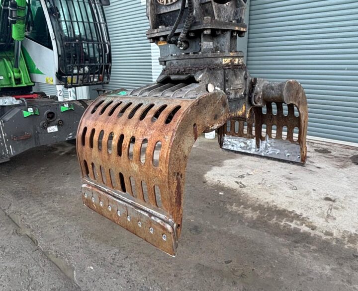 Sennebogen 817 - Material Handlers