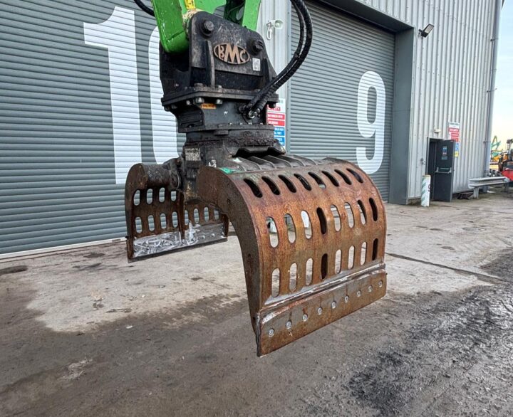 Sennebogen 817 - Material Handlers