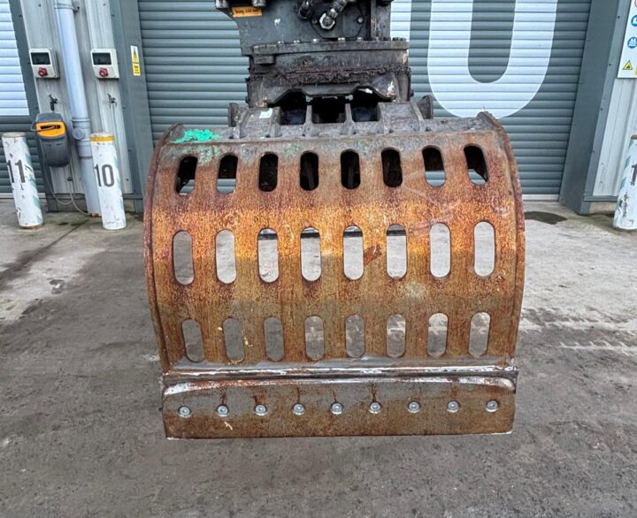 Sennebogen 817 - Material Handlers