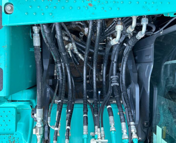 Kobelco SK130LC-11 - Crawler Excavators