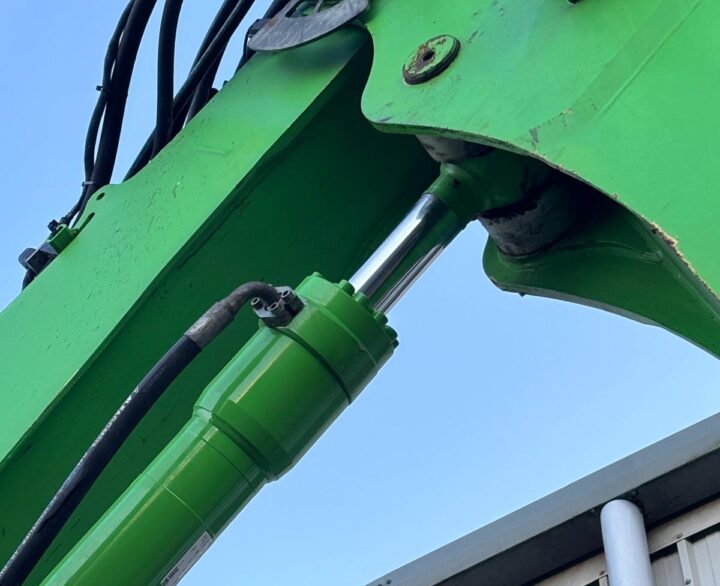 Sennebogen 817 - Material Handlers