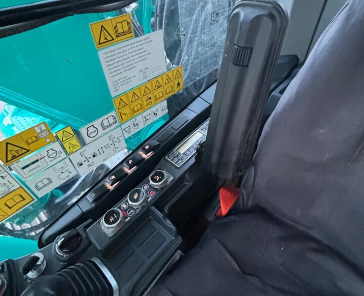 Kobelco SK130LC-11 - Crawler Excavators