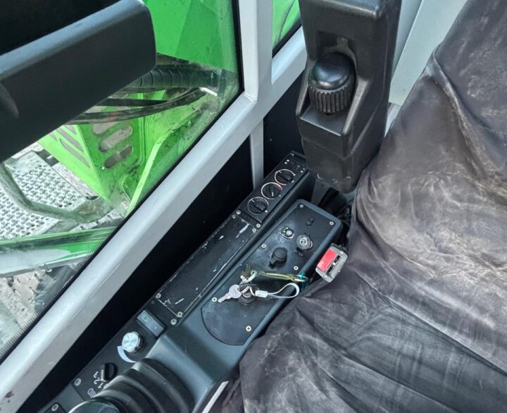 Sennebogen 817 - Material Handlers